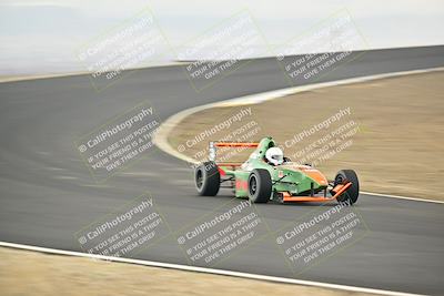 media/Jan-26-2025-CalClub SCCA (Sun) [[cfcea7df88]]/Group 2/Race/